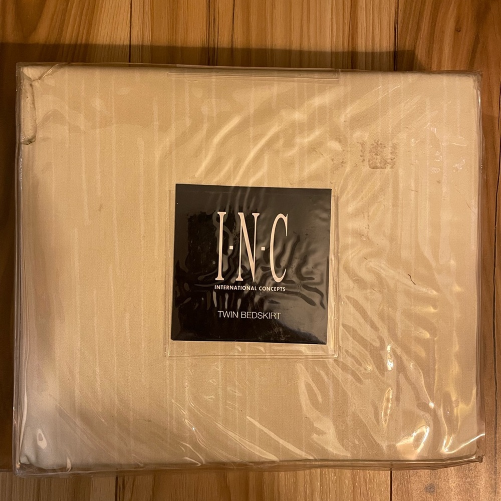 NWT INC Ava Twin Bedskirt 16” 100% cotton Ivory